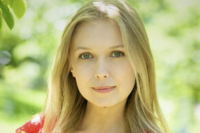 Жетілген әйелдің кискасының жақыннан түсірілген фотосы