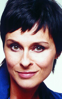 Жалаңаш Лиза Стэнсфилд