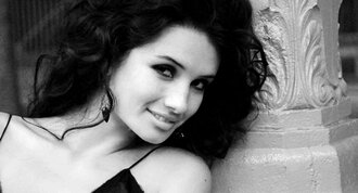 Жалаңаш Элис Гречин