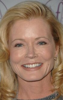 Смотреть порно онлайн: Әйелі мен оның сүйіктісі күйеуін қорлайды