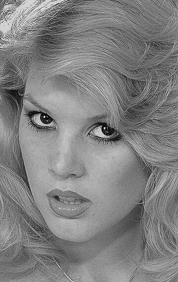 Лола Феррари корсет бейне