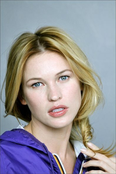 Қыздар сиқыған кезде ауырғаннан жылайды