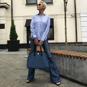 Үйде шешініп жатқан жалаңаш суреттер