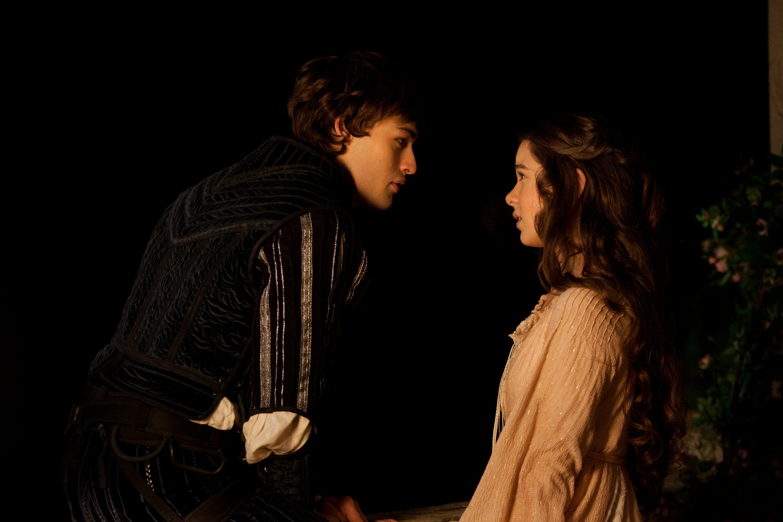 Фото: Ромео и Джульетта / Кадр из фильма "Ромео и Джульетта" (201...