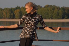 Томпақ қыздың порно фотосы