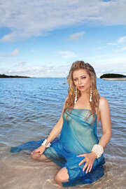 Бүкіл тобырға анальді секс жасайтын әйелдің порно видеосы