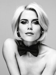 Eriga anal jinsiy aloqa qilayotgan xotinning fotosurati