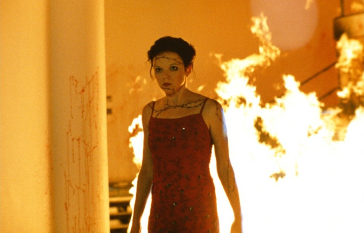 Фото из фильма керри Фото: Кэрри 2: Ярость / Кадр из фильма "Кэрри 2: Ярость" (1999) #1523665