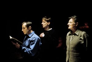Книга теней кадр 3 онлайн-кинотеатр Эмбликс