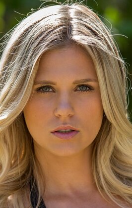 Scarlet Red Actress – Telegraph