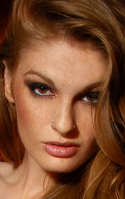 Студент деканға тыңшылық жасайды