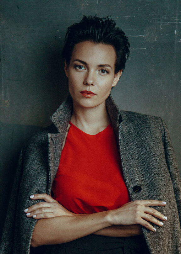 Erkak qornini erotik opish (fotosuratlar)