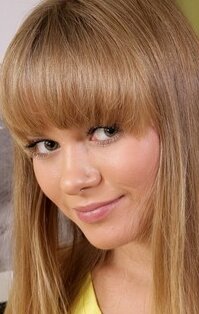 Настя Бакеева құрбысымен