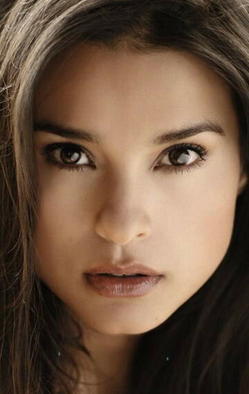 Ішімдік ішкен әйел төсекте сиреп жатыр