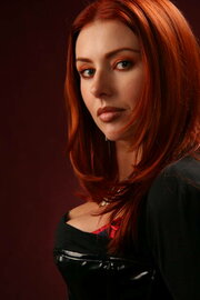 Rus qiz sperma bilan tola pompalanardi.