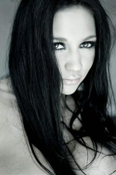 Фотосуреттерде қатты порно қараңыз