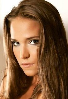 Шетелдік порно көру: жетілген адамдар жастарды қалайды