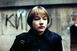 Сестры кадр 10 онлайн-кинотеатр Эмбликс