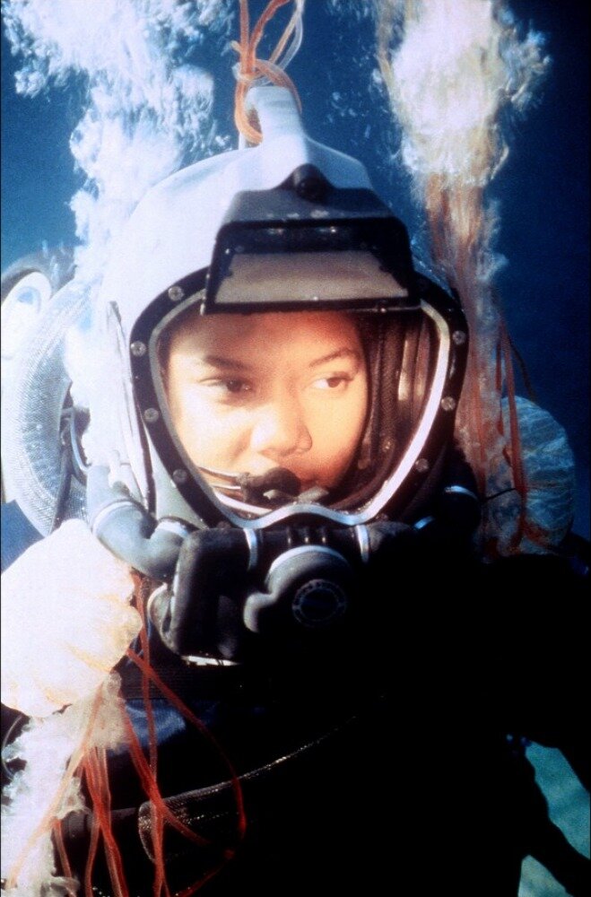 Фото: Сфера / Кадр из фильма «Сфера» (1998) #1799329