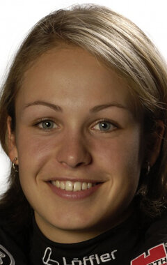 Жалаңаш украиндық ауыл қыздарының суреттері