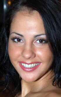 Жалаңаш сиськиден басқа ештеңе жоқ