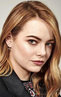 Қыздың аяғы қалай көрінеді?