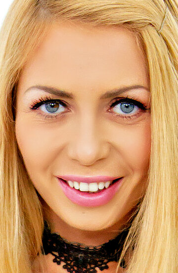 Жоғарыдағы порнодан ілулі тұрған лабия