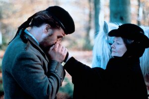 Ее величество Миссис Браун кадр 4 онлайн-кинотеатр Эмбликс