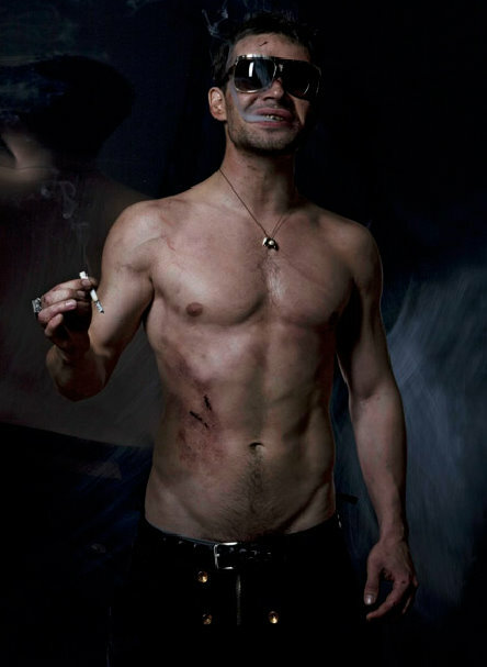 Yogoch odam ogziga siydi