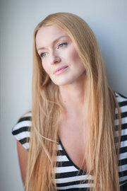 Қара әйелмен жыныстық қатынасты қараңыз