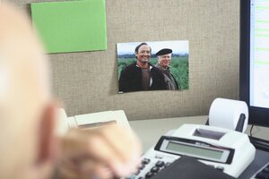 Остаться в живых кадр 81 на Эмбликс в Hd