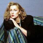 Джунглидегі ақ қызды сиқырлау