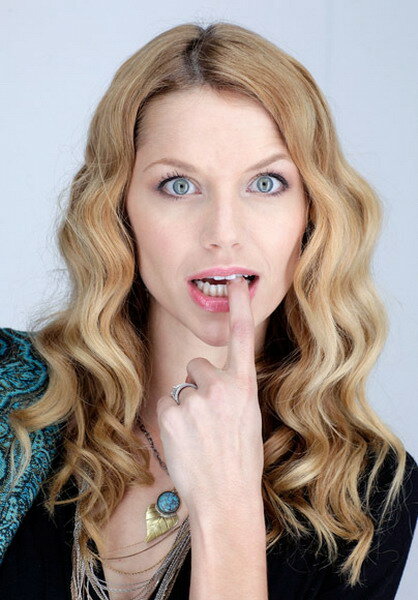 Мулат пен қара әйелдердің суреттері