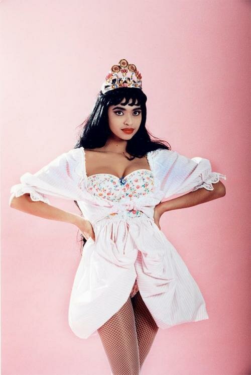 Камилла Хенемарк жалаңаш