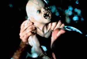 Оно живо снова кадр 4 онлайн-кинотеатр Эмбликс