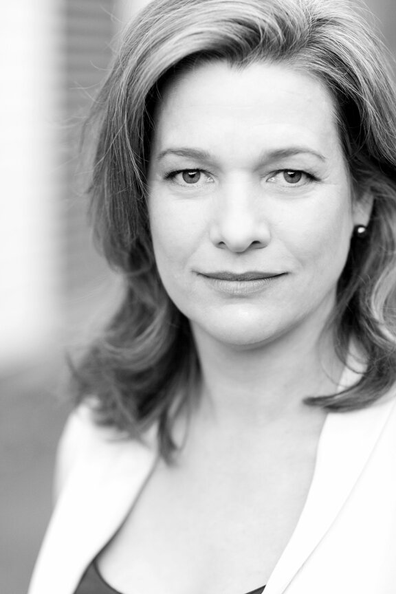 Ogiz boshligiga juda kop sperma oqadi