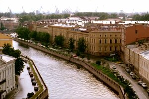 Питер FM кадр 1 онлайн-кинотеатр Эмбликс