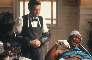 Леонард шестой кадр 4 онлайн-кинотеатр Эмбликс