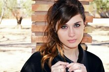 Мен кемпірлерге еркелеймін