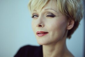 Daria Poverennova ishtirokidagi yalangoch mashhurlarning fotosuratlari