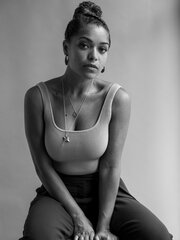 үлкен мүшесі бар адамның суреті