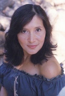 Бөтелкені есекке тығып алды