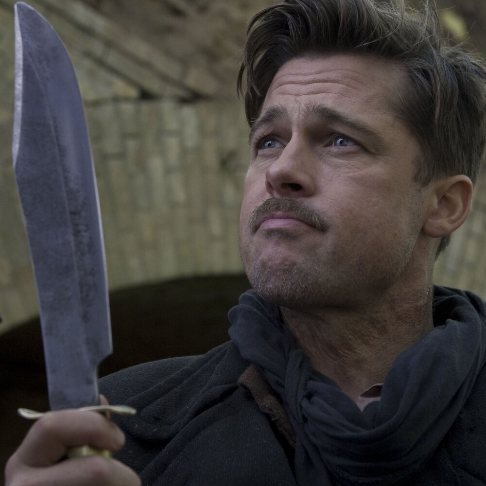 Brad pitt knife inglourious basterds