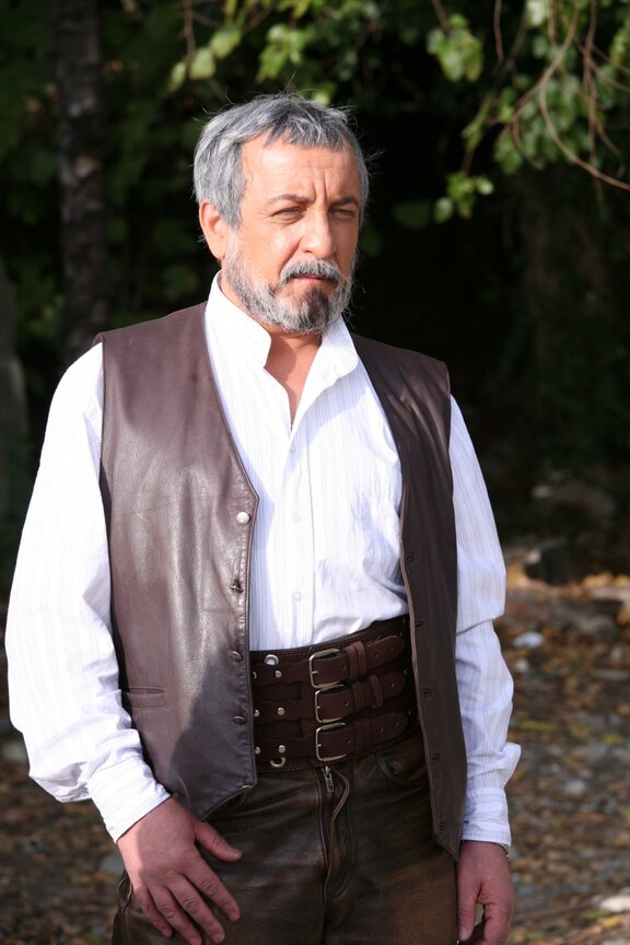 Xotinim internetda porno tomosha qilib yurardi.