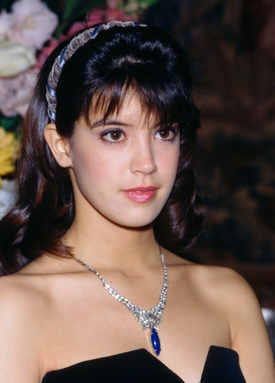 Young phoebe cates