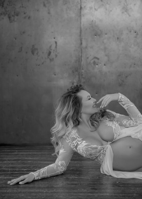 Ол ұйықтап жатқанда, ол есінен танып қалды.