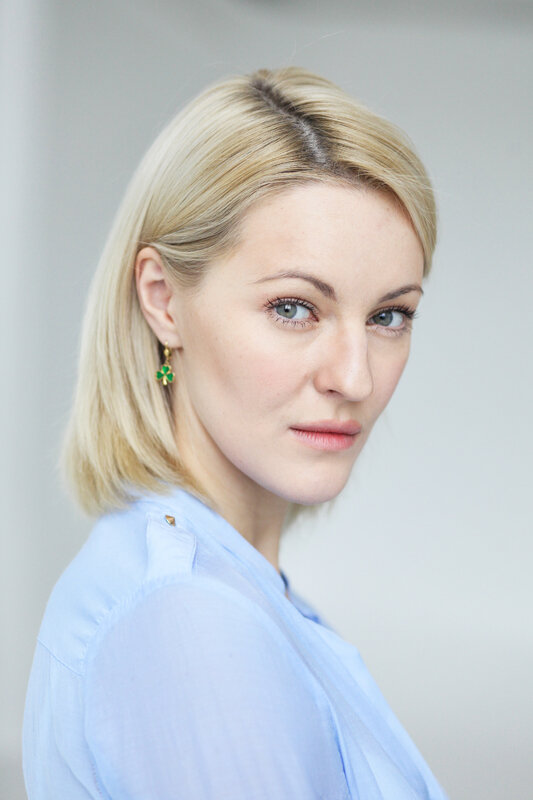 ит стиліндегі әдемі әйел