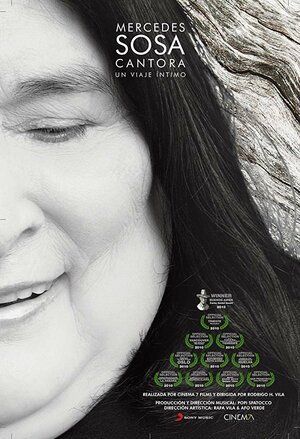 Постер: (Mercedes Sosa, Cantora un viaje íntimo, 2009 - вся информация о фильме на FilmNavi.ru