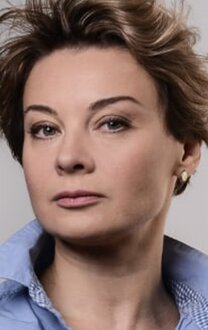 Азиатский шлюха жасанды қынаппен жігітінің мүшесін сипаған.