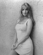 Порно свингерлер әдемі әйелдерді анальдік секске ауыстырады